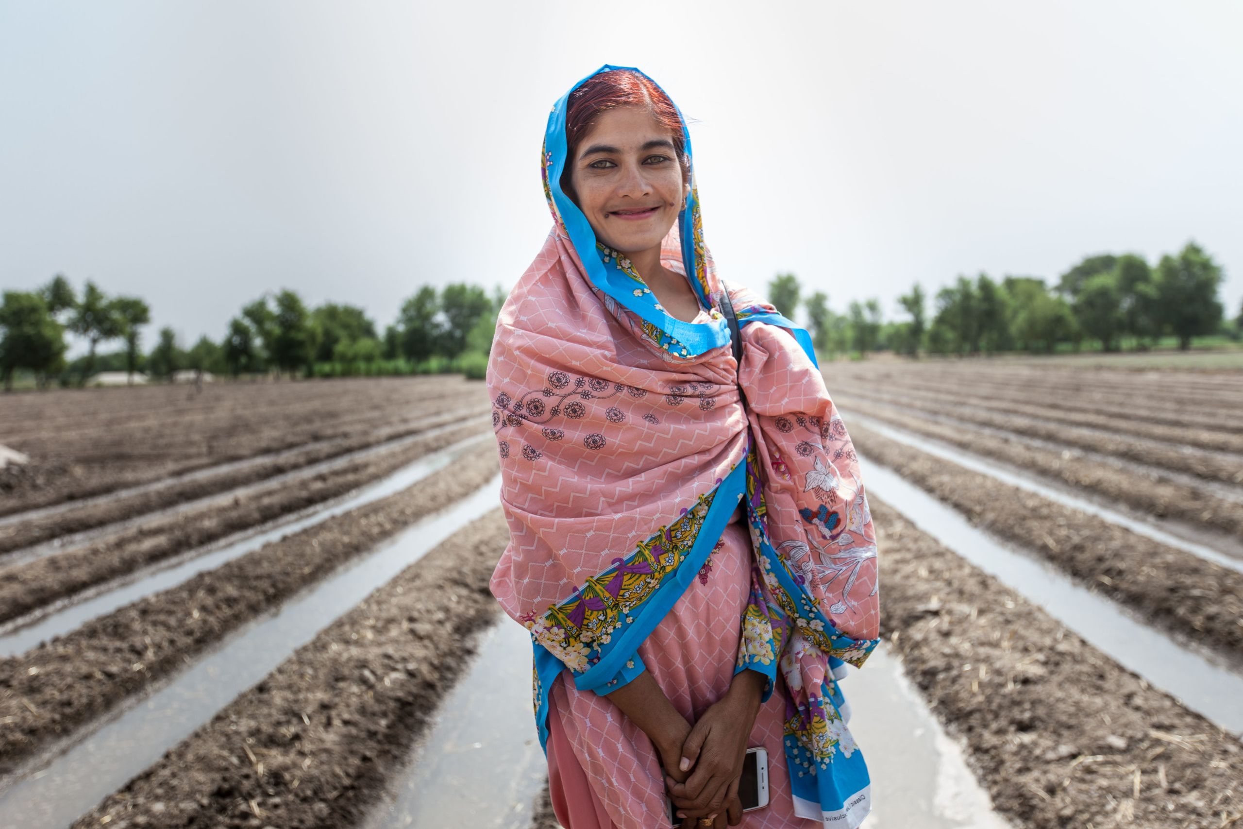 Female Farmer Becomes a Role Model in Pakistani Cotton Community